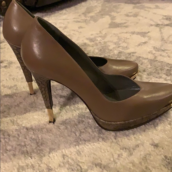 Bruno Magli slip on heels size 8 - Picture 5 of 8